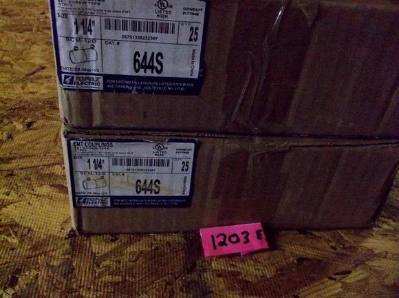 NIB Topaz 644S EMT Set Screw Coupling, 1-1/4