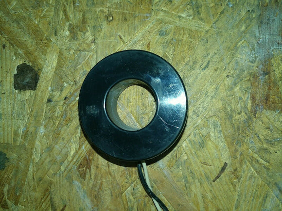SUQAUE D CURRENT TRANSFORMER 2N-151-001 150:5 2.5 VA 25-400 Hz