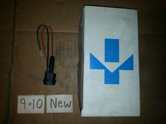 NIB GOULD SHR FUSE HOLDER INLINE .... PRICE IS FOR EACH FUSE HOLDER