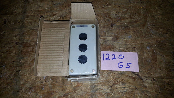 DMC RC3P CONTROL STATION 3-BUTTON BOX